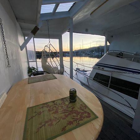 On The Water Boat House Apartment Whangarei Exterior foto