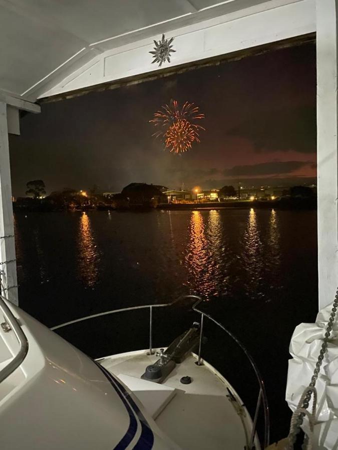 On The Water Boat House Apartment Whangarei Exterior foto